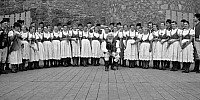 2018 DUDÁCI - FRANTIŠEK ZEMEN [ JOSEF REŽNÝ S PRÁCHEŇÁKY – IX. MDF 1989 / JOSEF REŽNÝ WITH PEOPLE FROM PRÁCHEŇSKO – IX. IBF 1989 ]