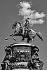  [ Pomník Mikuláše I. (Monument to Nicholas I, Памятник Николаю I) je bronzový pomník na náměstí svatého Izáka, v přední části katedrály svatého Izáka v Petrohradu. ]